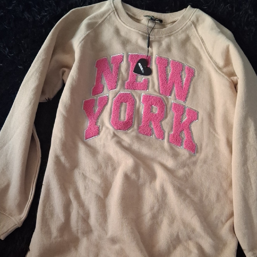 Kids Beige Sweaterskirt with Pink 'New York' Print Fits Like A Size 7/8